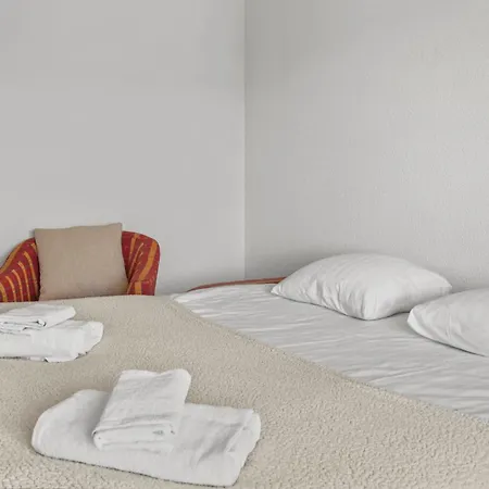 Apartment Escapade Romantique Avec Vue, Balcon Et Parking *